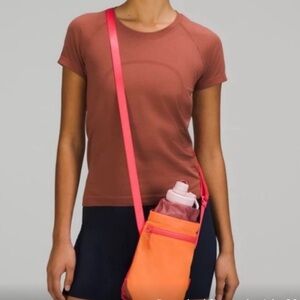 NWT Lululemon Athletica Waterbottle Crossbody Bag 2.5L